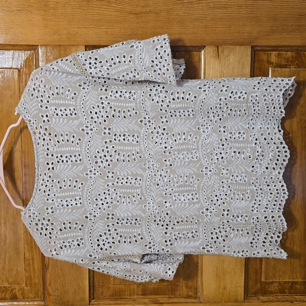 Tribal Jeans Short Sleeve Tan Eyelet Top XS - Picture 2 of 3